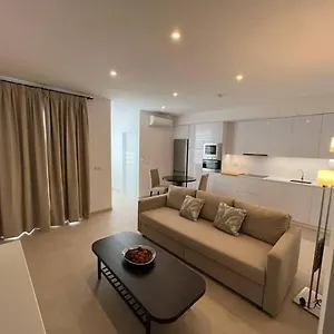 https://apartamento-la-canela.hotelsinnerja.org